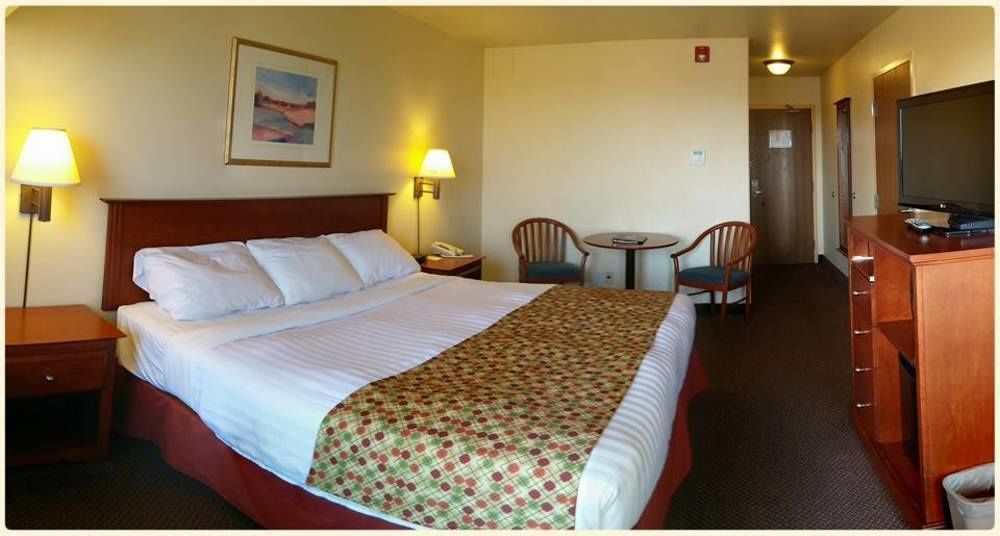 Super 8 By Wyndham Caraquet Hotel Eksteriør billede
