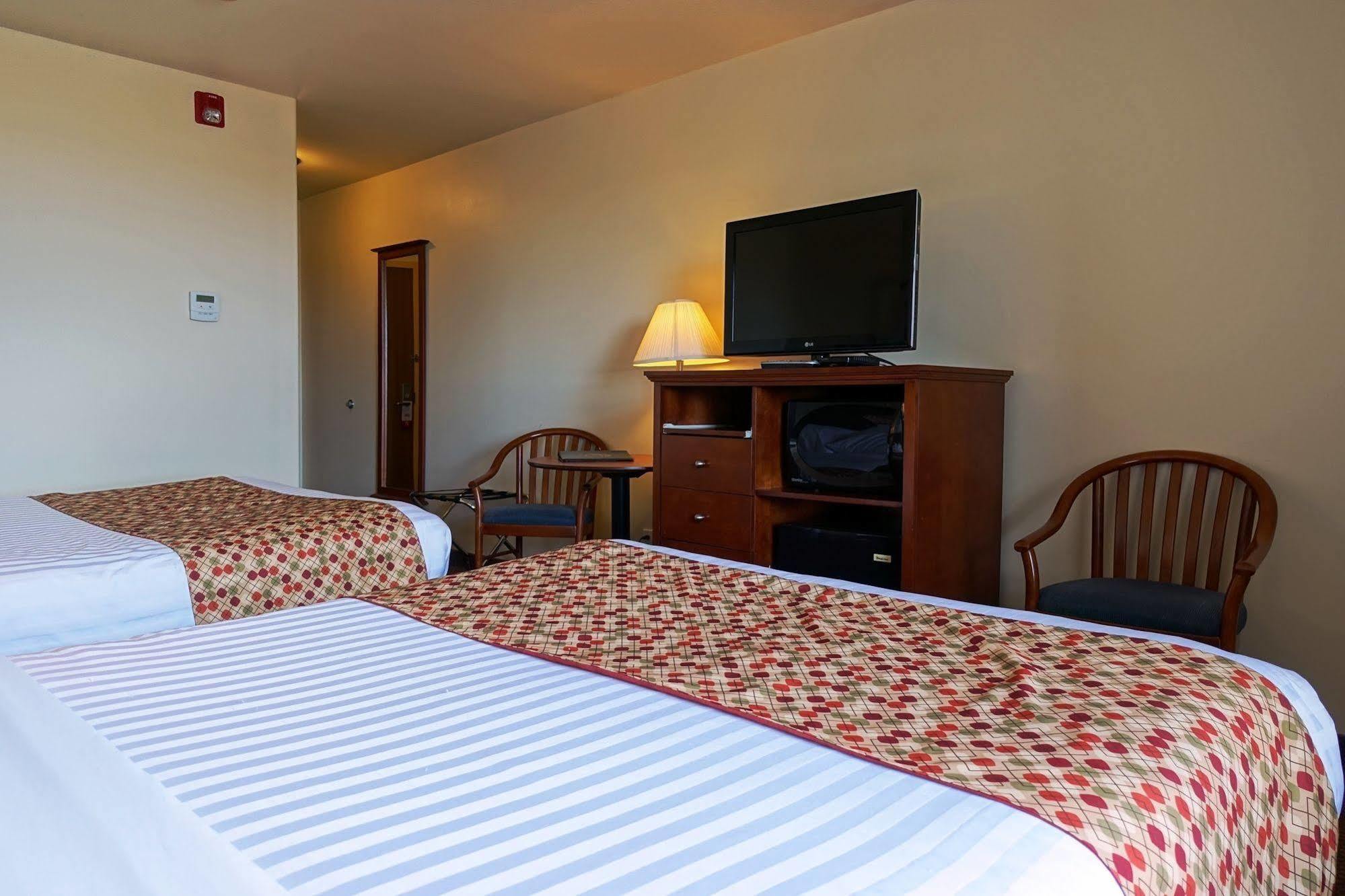 Super 8 By Wyndham Caraquet Hotel Eksteriør billede