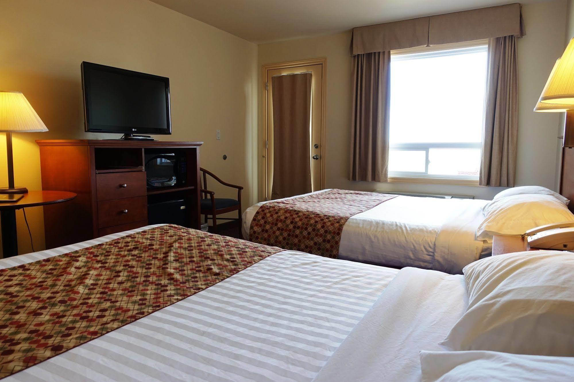 Super 8 By Wyndham Caraquet Hotel Eksteriør billede